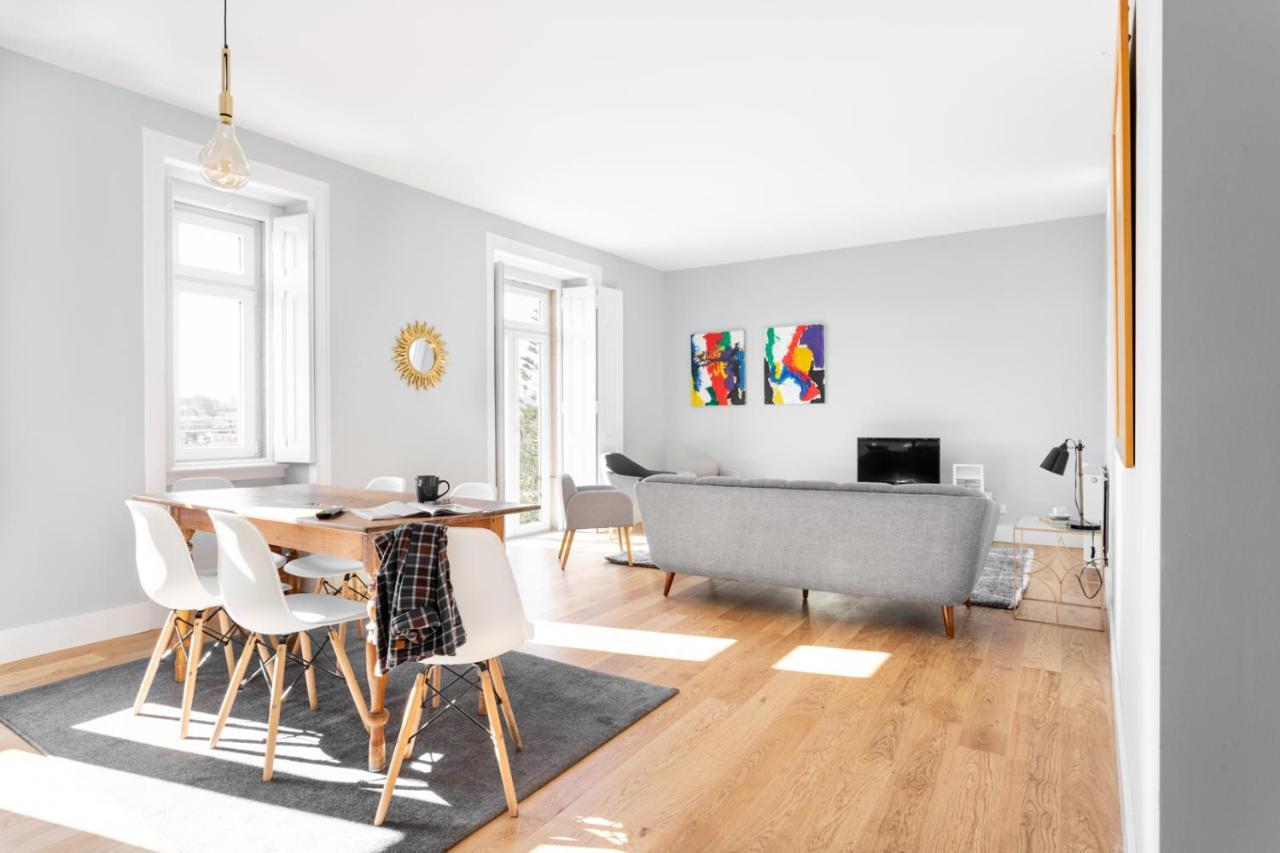 Joivy Marvelous 3-Bed Home With Astonishing View And Terrace, Nearby St George Castle Lisbon Luaran gambar