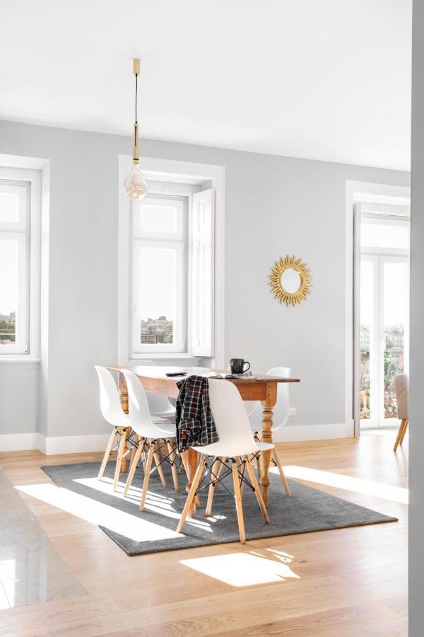 Joivy Marvelous 3-Bed Home With Astonishing View And Terrace, Nearby St George Castle Lisbon Luaran gambar