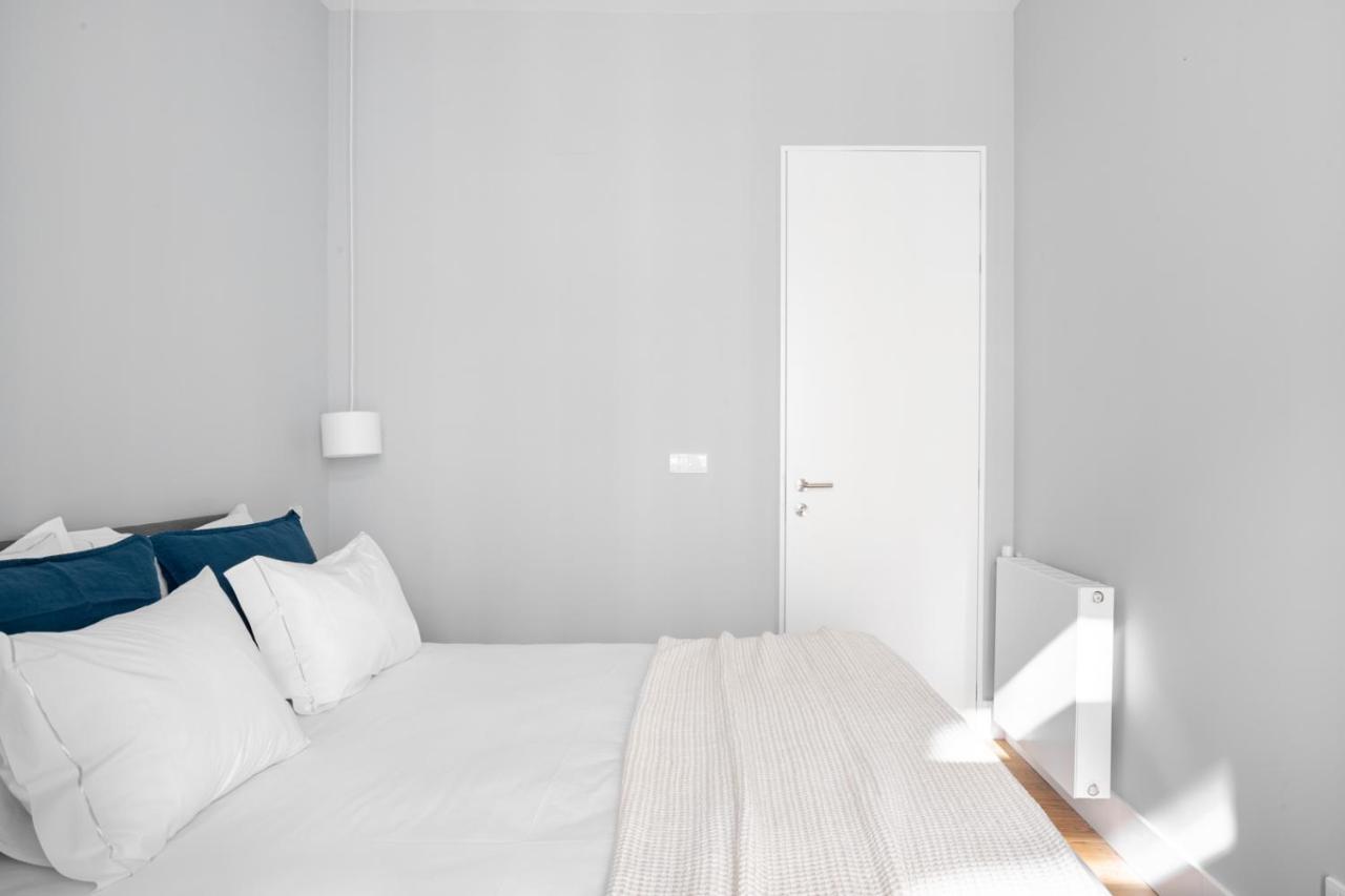 Joivy Marvelous 3-Bed Home With Astonishing View And Terrace, Nearby St George Castle Lisbon Luaran gambar